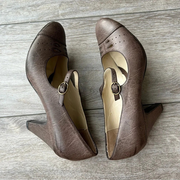 Naturalizer N5  Comfort Basma Mary Jane Pumps - Picture 6 of 12